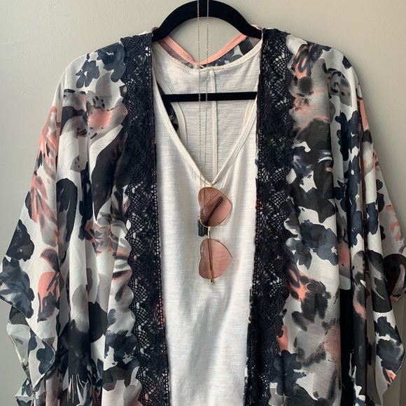 Abstract Hamdmade Cover Up Kimono - Picture 2 of 6